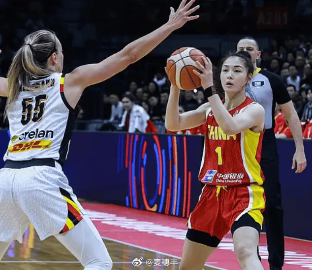 世界杯手机观看软件下载-媒体人:中国女篮内线攒够了“移动长城”,却外线不行了