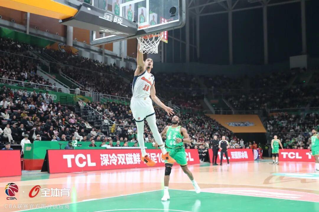 世界杯手机观看软件下载-半场狂轰64分掌控比赛,广东客场大胜辽宁
