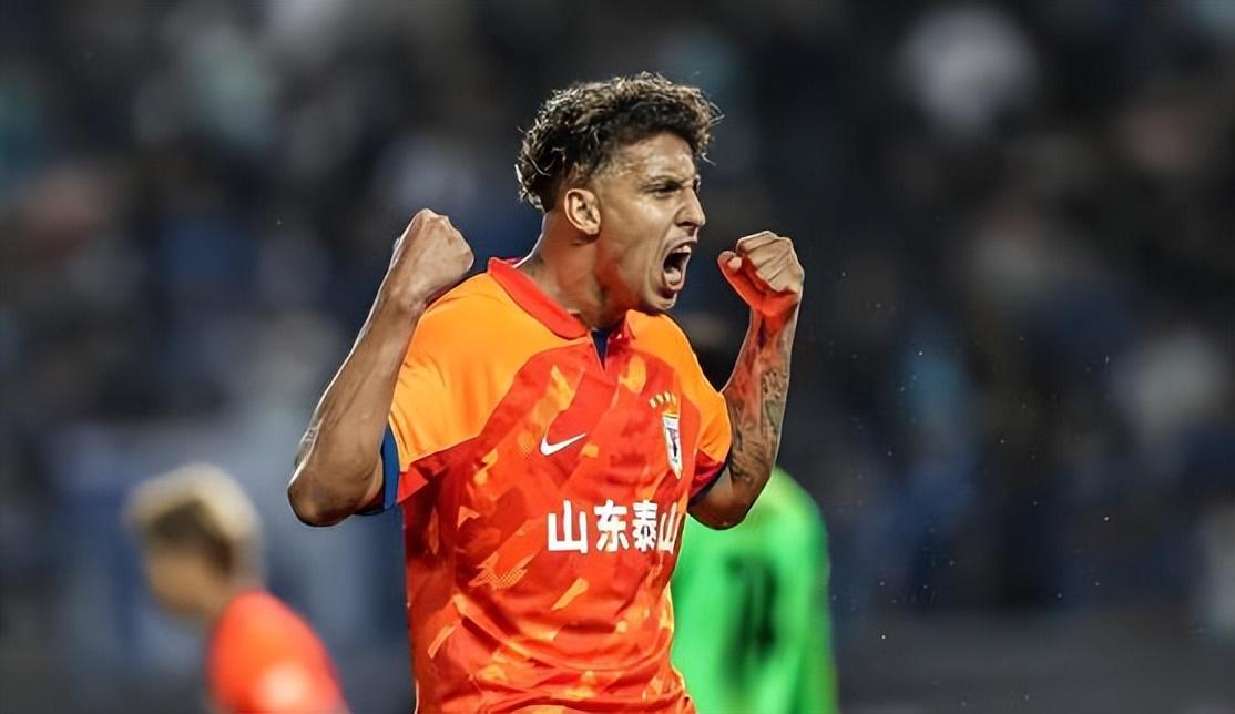 世界杯客户端更新下载-洛佩斯在鲁能做出重要决定，事关他未来是否留在球队，引发热议