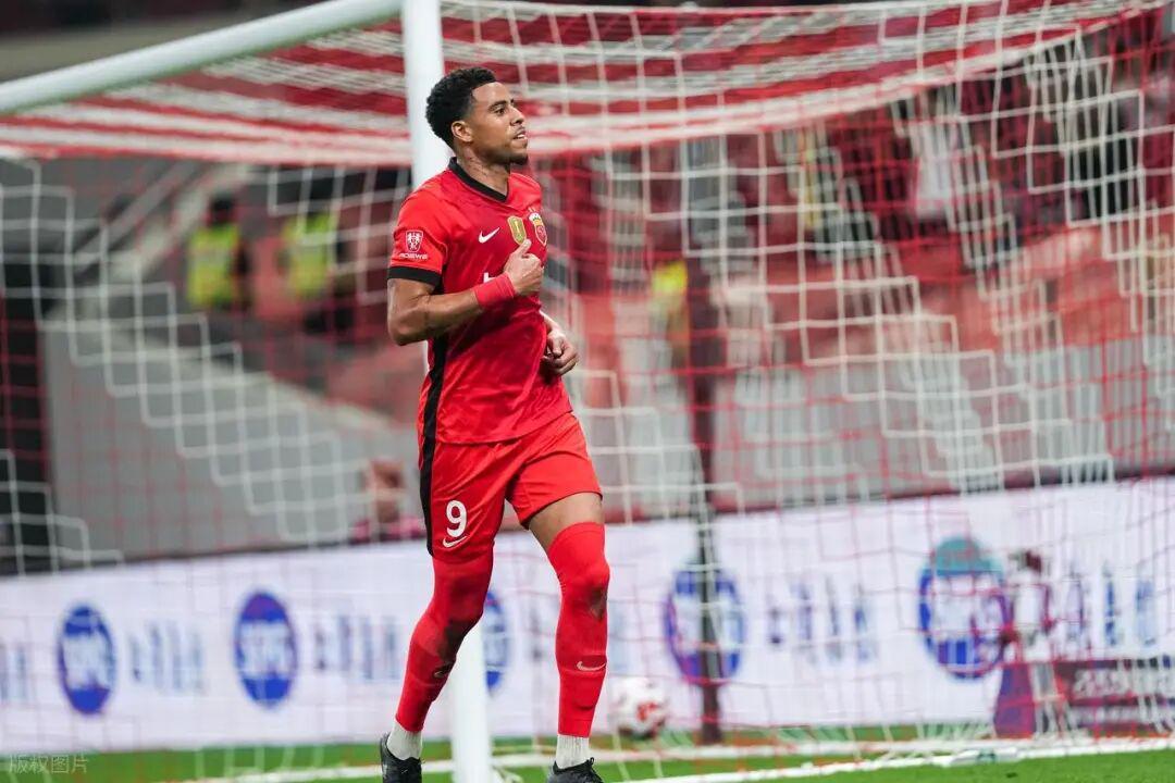 世界杯手机观看软件下载-上港0比6惨败泽尼特，或让球队中卫加速引进新外援，值得期待