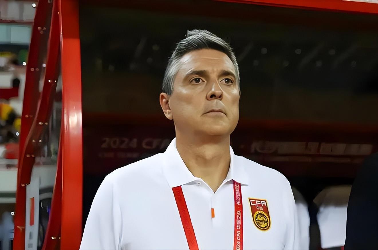 世界杯手机观看软件下载-安东尼奥结束U23亚洲杯带队任务后，首次亮相新去处，引发热议